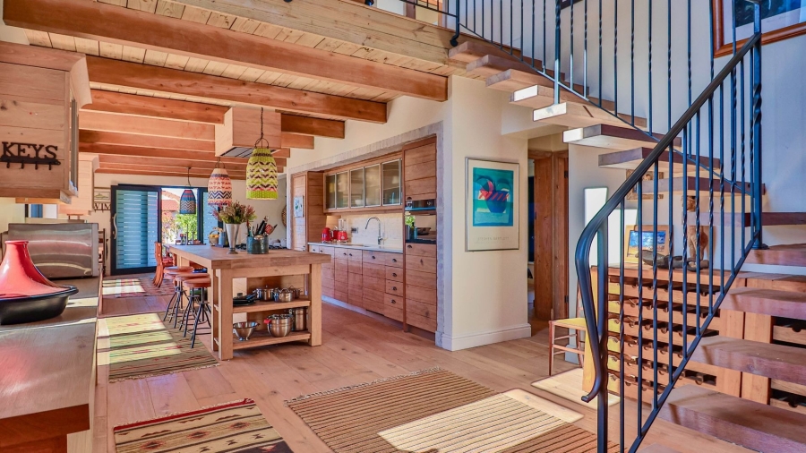 4 Bedroom Property for Sale in Westcliff Western Cape